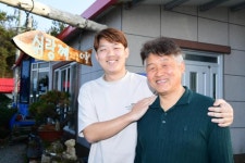 주민 100명 남짓 섬마을...코로나 뚫고 한 해 5만 관광객 몰린 비결은