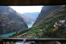 천혜의 요새 풍경도 예술... 금사강 협곡 아슬아슬 명품 마을 [최종명의 차이나는 발품기행]
