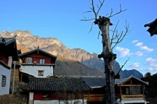 천혜의 요새 풍경도 예술... 금사강 협곡 아슬아슬 명품 마을 [최종명의 차이나는 발품기행]
