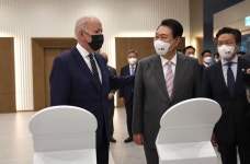 삼성전자, 3나노 파운드리 세계 첫 양산 눈앞...대만 TSMC 추격 본격화