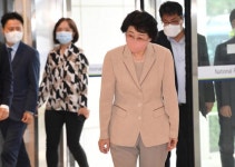 수사의뢰 2일 만에 김승희 후보자 반박 고의로 정치자금 사적 사용 없어