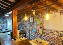 [이런 여행] 여행자가 만든 여행자의 방… 숲속 그늘에 차린 다방