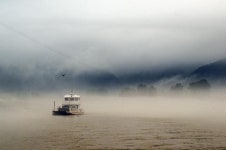 [왕태석의 빛으로 쓴 편지] 한여름의 꿈처럼 사라진 물안개