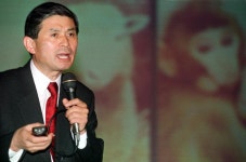 [단독] 황우석의 깜짝 반전, 중동에 둥지 틀고 낙타·종마 복제 도전한다