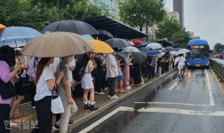 4번 환승에 2시간 걸렸어요... 폭우 출근전쟁, 해법은 각자도생