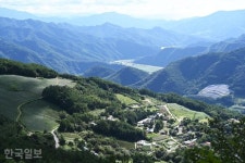 구름 모여드는 모운동... 숲속의 요정 같은 하늘 아래 첫 동네 [자박자박 소읍탐방]