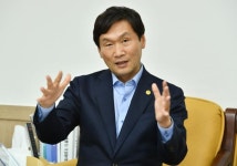 저녁이 밝은 경산...중산지구에 신도시, 지식산업지구에 아울렛