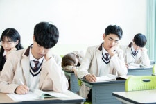 수업 안 들어도 그만인 입시제도…고3 학급당 5명만 수업 참여