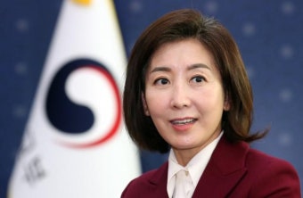 신뢰 표시냐, 거리두기냐…나경원에 '늦은 보직' 준 尹 [꼬집잇슈]