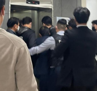 전자발찌 77세 JMS 정명석 '여신도 성폭행' 구속기소