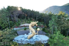 현실이 된 용바위 전설… 우주발사전망대의 황금빛 노을 [자박자박 소읍탐방]