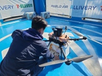 언덕 위 편의점서 드론 배송하니...아랫동네 펜션까지 얼음컵 녹지 않고 왔다