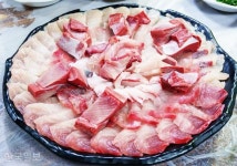 [이런 여행] 달콤한 대게살, 뜨끈한 곰칫국... 동해의 맛은 겨울이 딱!