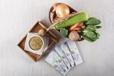 옥외 전광판 홍보와 그걸 활용한 SNS 홍보가 큰 도움이 되더군요