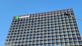 HD현대 신사옥 GRC 가봤더니…대형 큐브 속 미래 도시