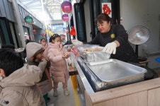 땅끌마을 유일 상설시장… 42년 만의 새 단장 핫플 재도약