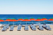 [이런 여행] ‘스물하나’ 풋풋한 가게, BTS 버터 해변… 한류 명소 찾아볼까