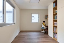 하늘 마당에서 삼 형제가 바람처럼 뛰노는 집[집 공간 사람]