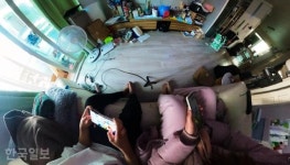 팬데믹 고립으로 쌓인 우울·불안... 결국 엄마는 아이의 뺨을 때렸다