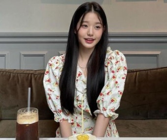 '장원영 친언니' 장다아, 연예계 활동 시동 