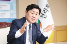 김관영 전북지사 고교 동창, 도청 전입 친구 찬스 의혹