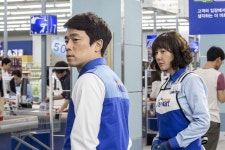 [대형마트 30년②]휴일 월요일로 바뀌고 주말에 딱 한 번 쉬었죠 10년 전으로 돌아간 캐셔의 일터