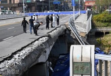 처짐 현상 심각 탄천 16개 교량 보행로 재시공 결정