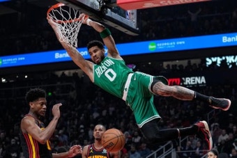 테이텀·브라운 62점 합작... 보스턴, 애틀랜타 꺾고 NBA PO 2R 진출