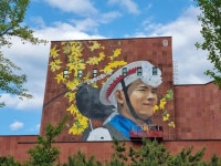 세계적 그래피티작가, 김천문예회관에 희망의 예술벽화 2점 남겼다