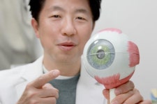 라식수술 받으러 안과 갔다가 백내장 진단받은 사연