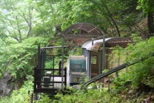 20억 투입해 하루 운행 뒤 5년 스톱… 애물단지 모노레일