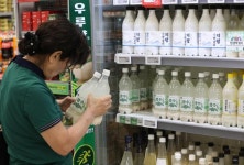 아스파탐 논란에 술렁이는 막걸리...첨가제 없는 제품 때 아닌 흥행