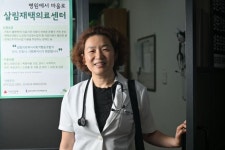 “동네의원이면 환자 집으로 왕진 가야죠”···가정 진료 시대는 올 수 있을까