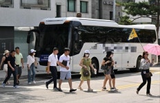 건어물 한 봉지 6배 폭리 관광객엔 그렇게 팔지 않나요
