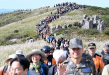 군부대에 막혔던 무등산 정상... 57년 만에 시민 품으로