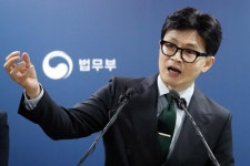 숙련 외국인에 문호 활짝... 영주권 전 단계 E-7-4 비자 17.5배 확대