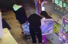 절도범 52%가 10대...무인 매장은 왜 범죄 놀이터가 됐나