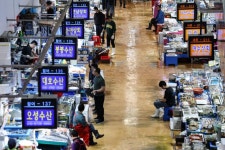 일 수산물 위생 문제 많은데... 오염수 방류로 멀어진 이 약정