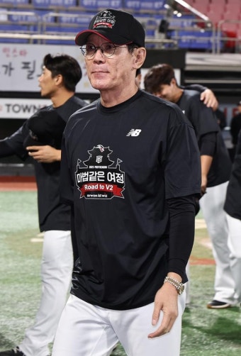 이강철 감독, KT와 3년 더... 계약 총액 사령탑 중 '최고'