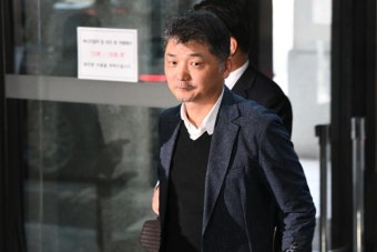 카카오 김범수, 금감원 출석... 주가조작 의혹에 '묵묵부답'