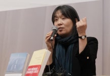 메디치 수상 한강 작가 완성까지 7년, 힘들게 쓴 작품…최근작 수상 기뻐