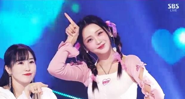 가수 홍지윤, 가리랑으로 국악과 트로트 조화한 특별한 무대 인기가요 화제!