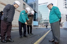 고양시 일산동구 상가건물 앞 도로, 2년 전 이어 또 균열