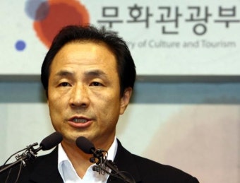 '서편제' 주연 김명곤 전 문광부 장관, 강제추행 혐의로 재판에