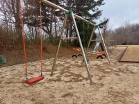 전단지 돌리는 교사, 2년차 물부장...  인구절벽 앞 요즘 학교 풍경 [17년생 학교 간다]