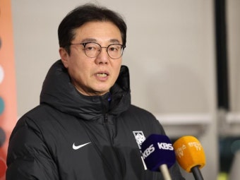 [속보] 남자 축구 대표팀 임시 감독에 황선홍 선임