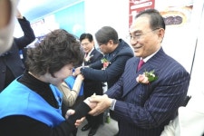 천안 어르신들 편의점 개업했다