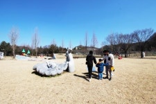 [이런 여행] 계곡으로 한들한들 강물 따라 살랑살랑... 봄 마중 가는 길