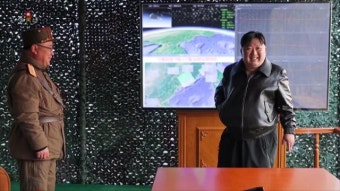 북한, 모든 미사일에 고체연료 달아 핵탄두 쏜다...합참 