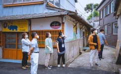 갬성 카페로 변신한 100년 목욕탕… 가자미 마을로 오는 청년들